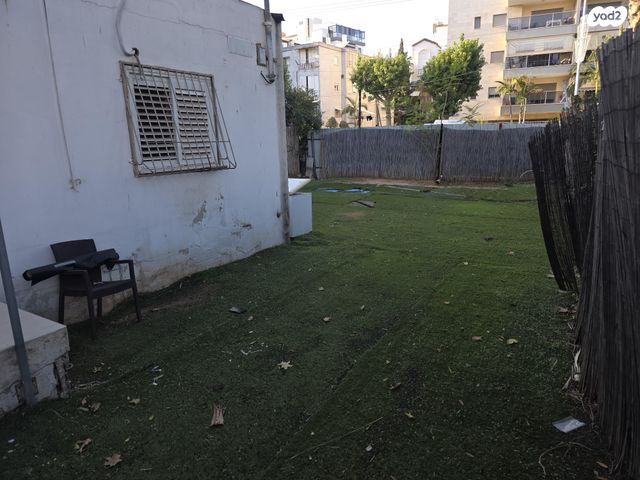 דו משפחתי, יחיאל מיכל פינס 10, שיכון מפ"ם, פתח תקווה