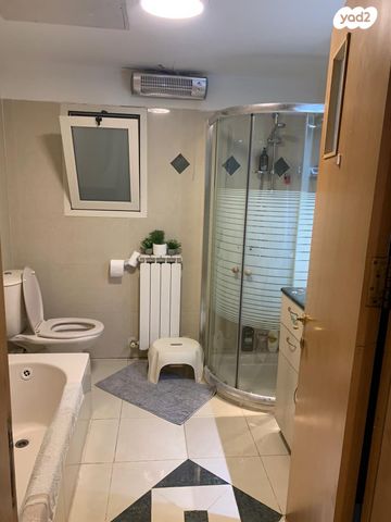 דירת גן, רקפת 1, גבע בנימין, אדם - גבע בנימין