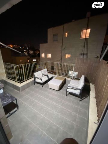 דו משפחתי, ניקנור 15, קטמונים, ירושלים