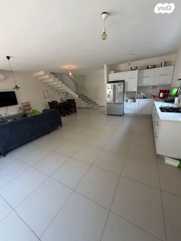 דו משפחתי, האורן 61, שאר העיר, רמת ישי