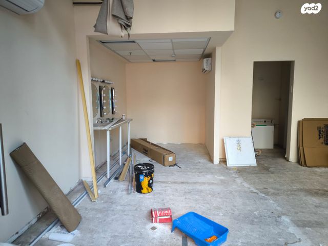 חנויות/ שטח מסחרי, דרך זאב ז'בוטינסקי 33, תל בנימין, רמת גן