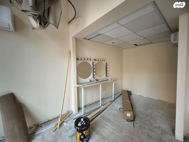 חנויות/ שטח מסחרי, דרך זאב ז'בוטינסקי 33, תל בנימין, רמת גן