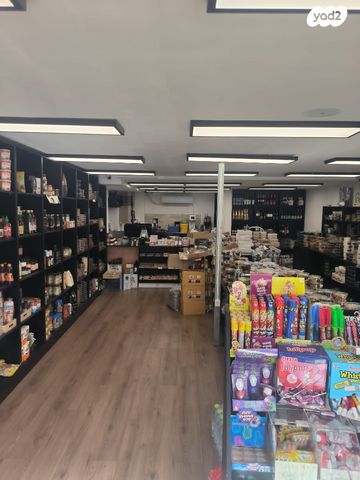 חנויות/ שטח מסחרי, משה בקר 11, מב"ת צפון, אזור תעשיה ישן, ראשון לציון