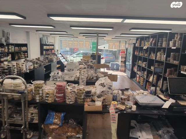 חנויות/ שטח מסחרי, משה בקר 11, מב"ת צפון, אזור תעשיה ישן, ראשון לציון