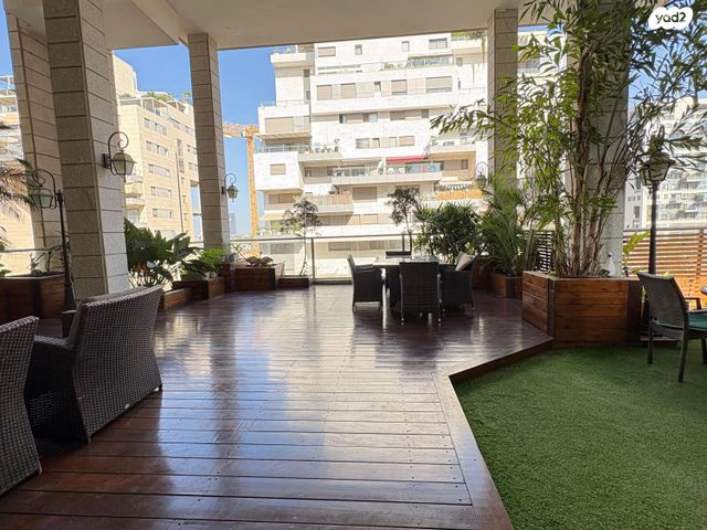 גג/ פנטהאוז, נווה גן, רמת השרון