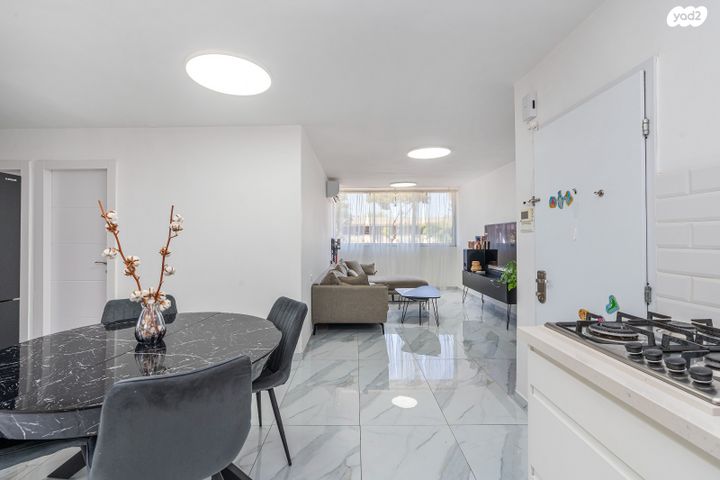 דירה, שז"ר, אור עקיבא