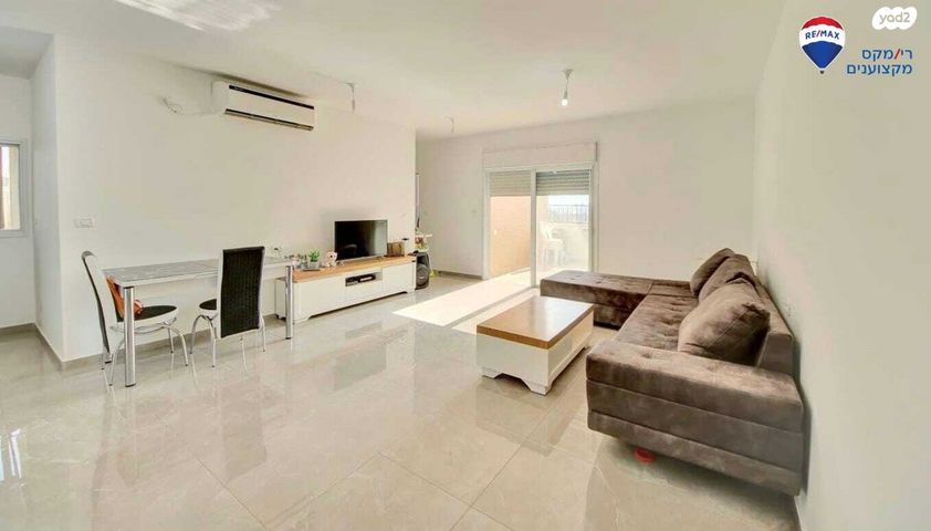 דירה, הרב עובדיה יוסף 2, חדרה