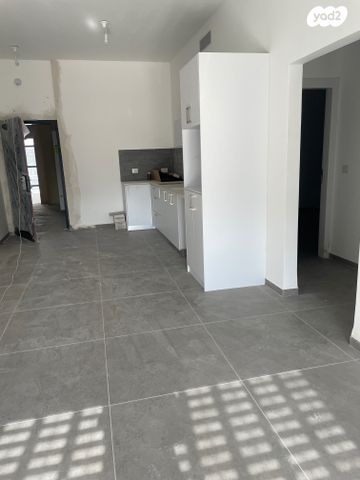 דירה, פינת שפירא, שוק תלפיות, חיפה