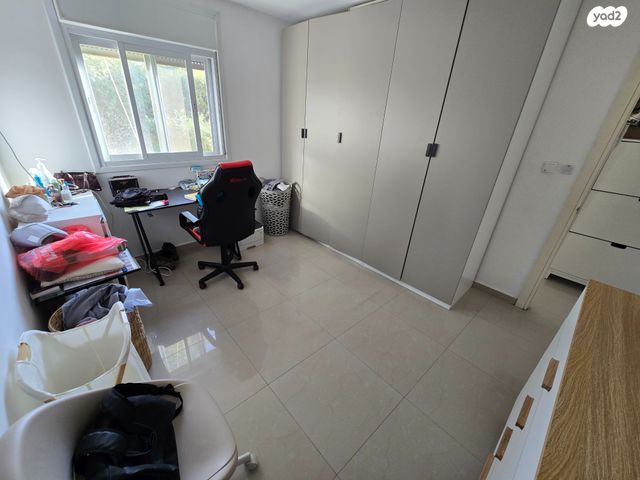 דירה, מבוא הגבים, הנחלים, מעלה אדומים