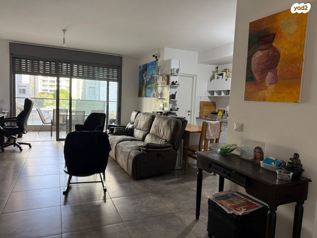 דירה, הרצליה