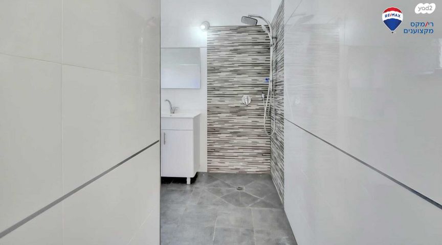 דירה, הרב עובדיה יוסף 2, חדרה