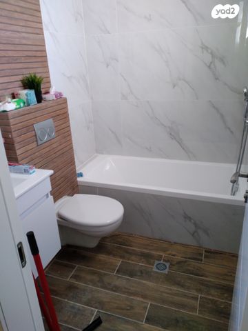 דירה, ראובן מס, רמות, ירושלים