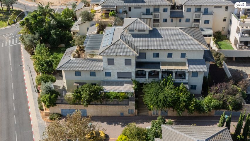 דירת גן, הדר, הוד השרון