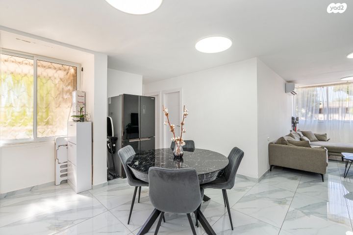 דירה, שז"ר, אור עקיבא