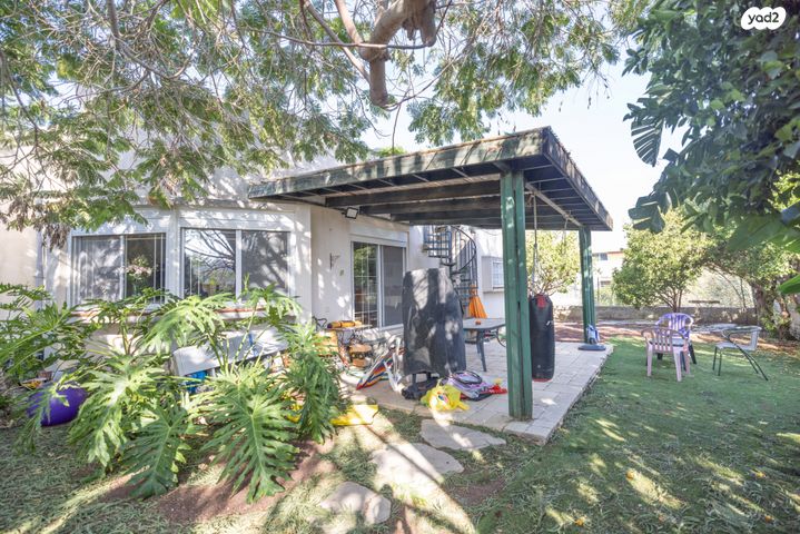 דו משפחתי, עתלית