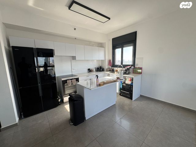 דירה, ישראל זנגוויל, צפון מזרח מרכז העיר, נתניה