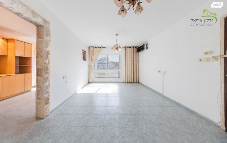 דירה, הסביונים, רובע א', אריאל