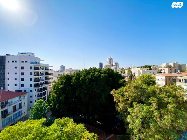 גג/ פנטהאוז, ישראל אהרוני, א' / צפון מזרח העיר, רחובות