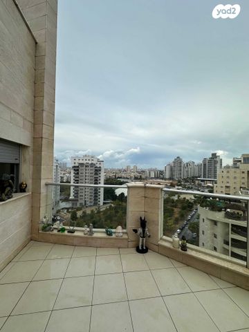 גג/ פנטהאוז, קרית אילון, חולון