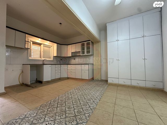 דירת גן, הפיקוסים, בית אלפא, בית אלפא