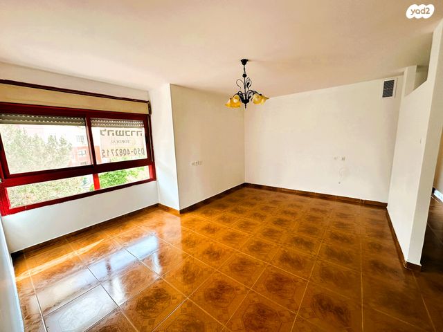 אביגדור המאירי 9