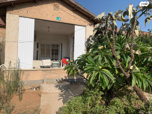 דו משפחתי, שח"ל, גיל עמל, הוד השרון