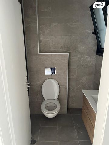 דירה, בר כוכבא, אחוזת כנרת, טבריה