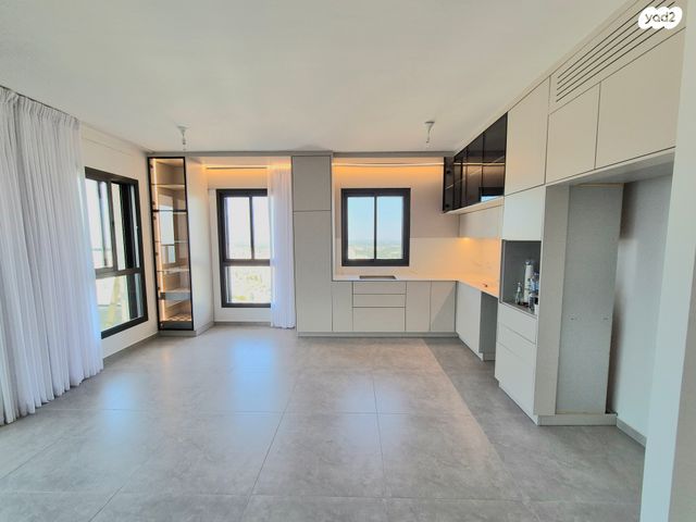 גג/ פנטהאוז, אמנון ליפקין שחק 5, נוף הטיילת, נתניה