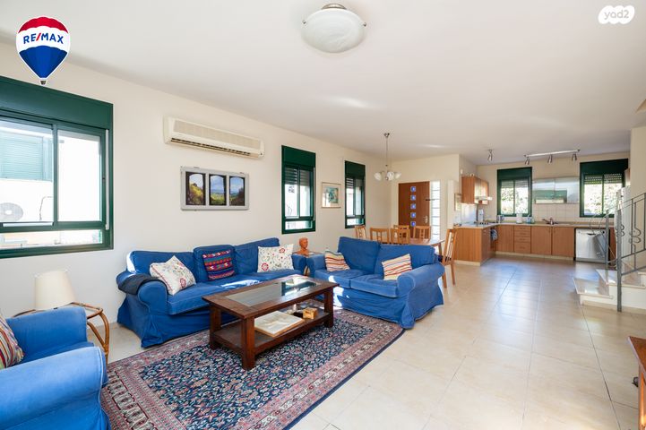 דו משפחתי, מושבה מרכז, זכרון יעקב