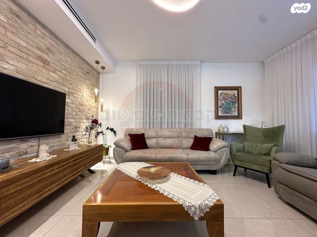 דירה, דבורה הנביאה, רובע יזרעאל סביוני העמק, עפולה