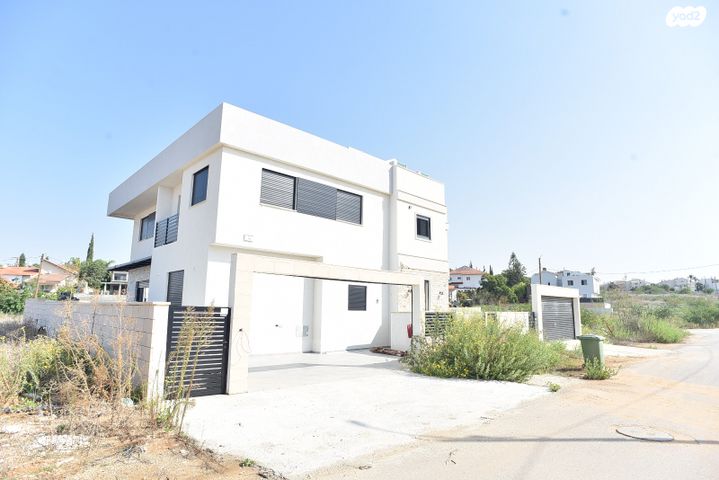 דו משפחתי, הפועלים, גדרה