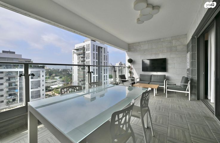 דירה, מיכאל סיטרמן, נחלת יהודה, ראשון לציון