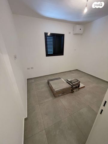 דירה, שדרות עמק יזרעאל, שקמים ואגמים, אשקלון