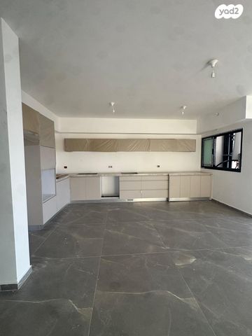 דירה, השבטים, דרום מזרח, בת ים