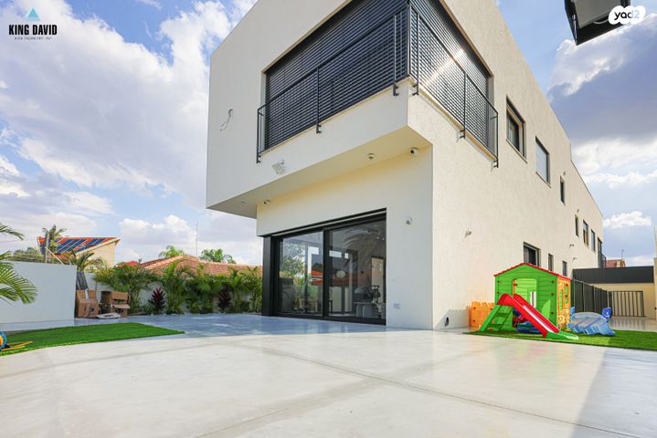 דו משפחתי, כפר יונה