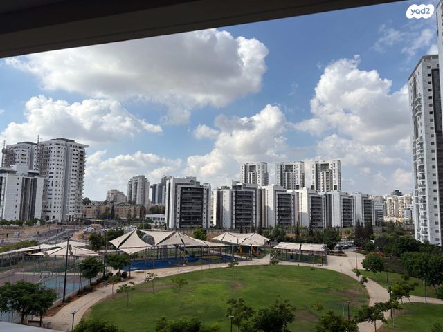 דירה, דודו דותן, הרקפות, ראשון לציון