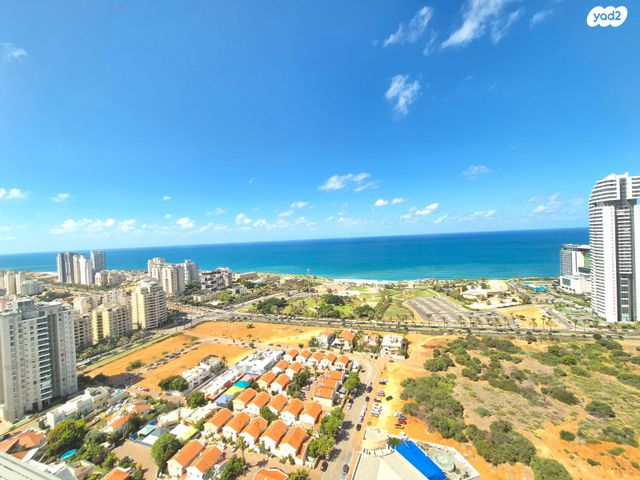 גג/ פנטהאוז, ארצי שרמן, גלי הים, נתניה