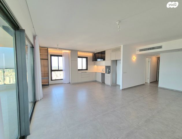 גג/ פנטהאוז, אמנון ליפקין שחק 5, נוף הטיילת, נתניה