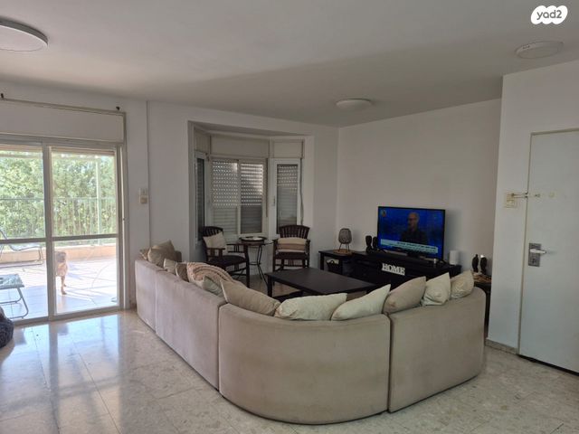 דו משפחתי, קרית טבעון