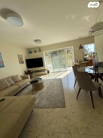 דירת גן, יוסף שכטר, אחוזה, חיפה