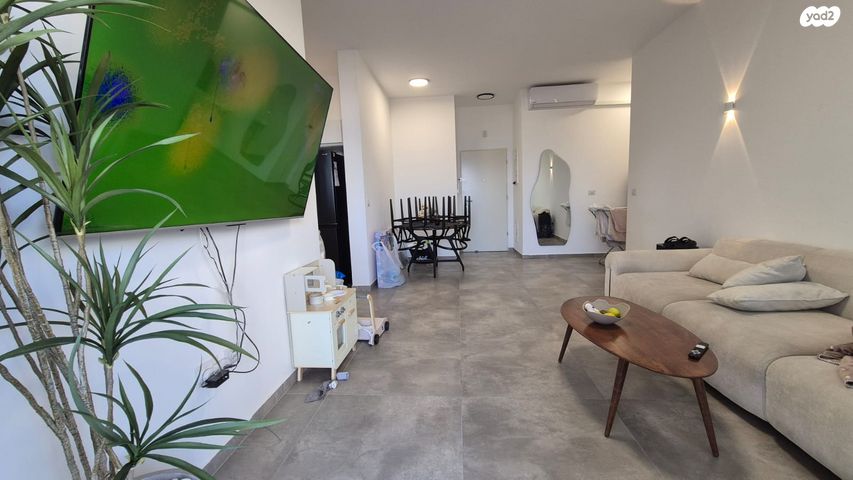 דירת גן, בר כוכבא, אחוזת כנרת, טבריה