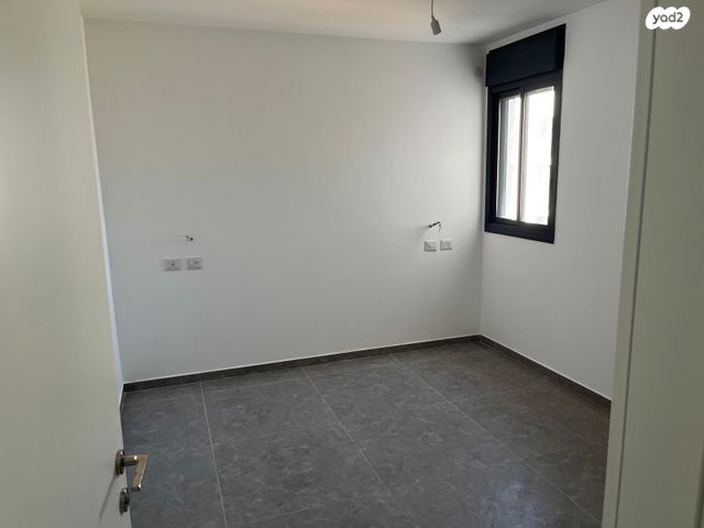 דירה, בר כוכבא, אחוזת כנרת, טבריה