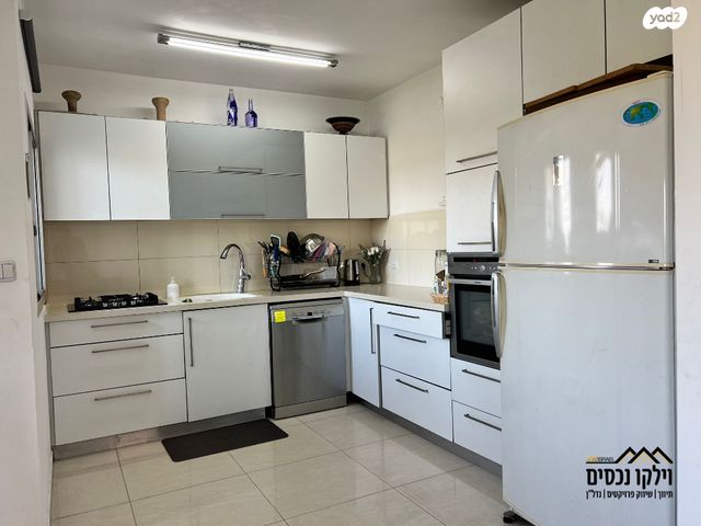 דירה, הצבעוני, נאות אשכול, יבנה