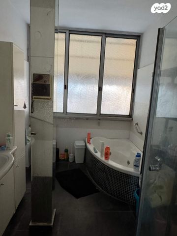 דירה, אחדות העבודה, בורוכוב, גבעתיים