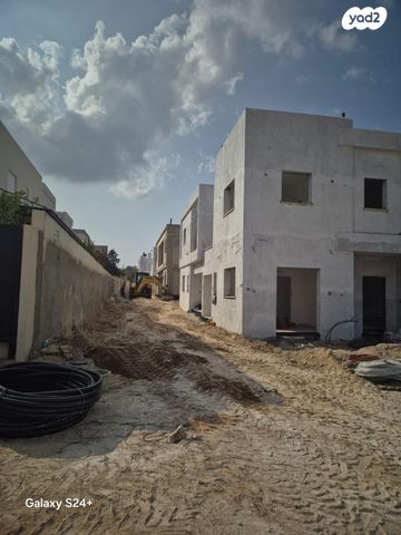 דו משפחתי, בנימינה גבעת עדה