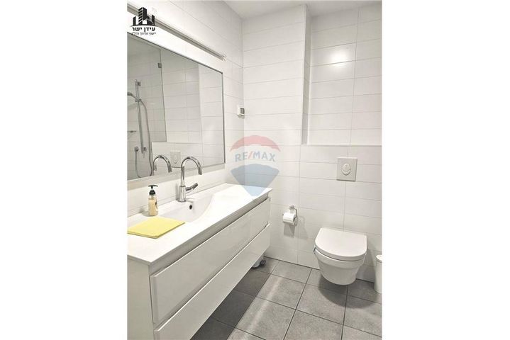 דירה, דרך מנחם בגין 144, מונטיפיורי, הרכבת, תל אביב יפו