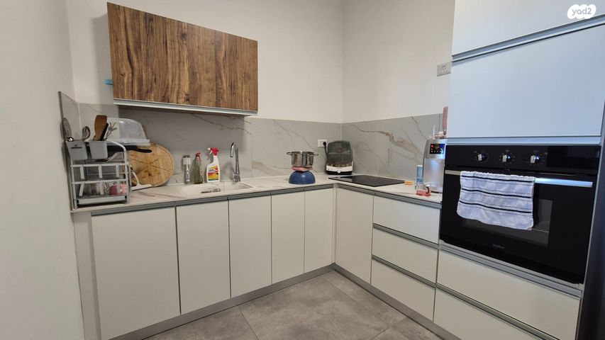 דירת גן, בר כוכבא, אחוזת כנרת, טבריה