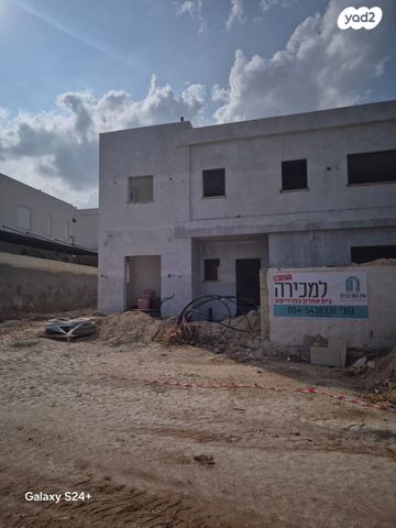 דו משפחתי, בנימינה גבעת עדה