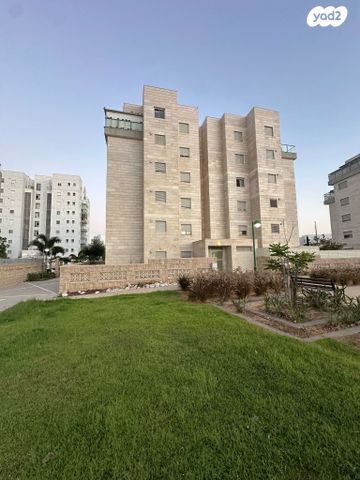 שקמים ואגמים