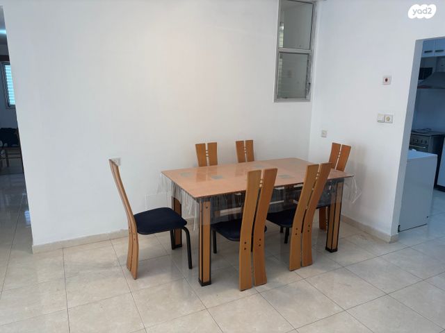 דירה, אברבנאל, רמב"ם, ראשון לציון